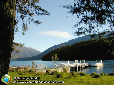 Fondo de Pantalla Muelle del lago Nonthué (Santiago Gaudio)