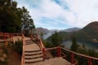 Foto panorámica del pueblo y lago Lácar (Santiago Gaudio)